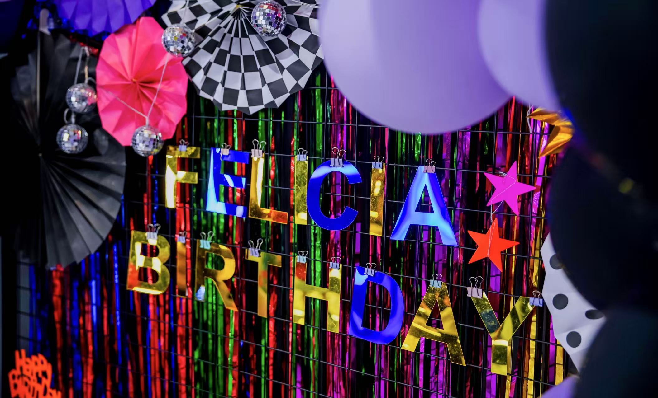 Cupcake decorating party